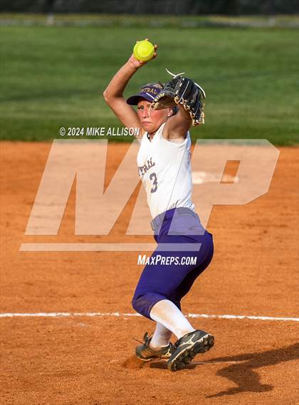 Thumbnail 1 in Chattanooga Central @ Hixson photogallery.