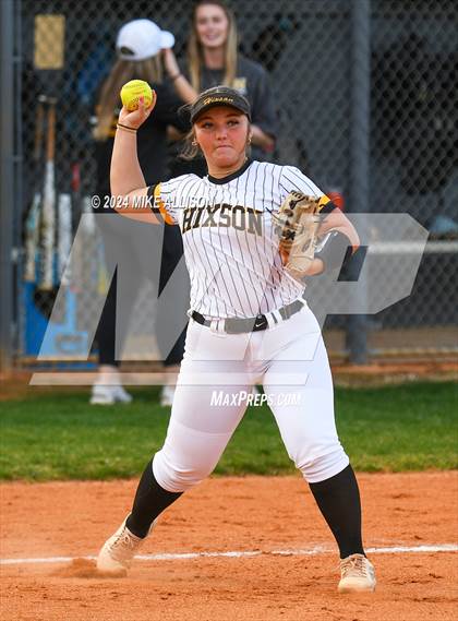 Thumbnail 3 in Chattanooga Central @ Hixson photogallery.