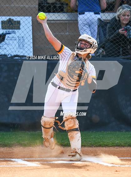 Thumbnail 3 in Chattanooga Central @ Hixson photogallery.