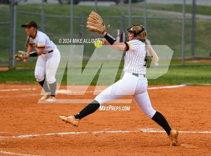 Thumbnail 1 in Chattanooga Central @ Hixson photogallery.