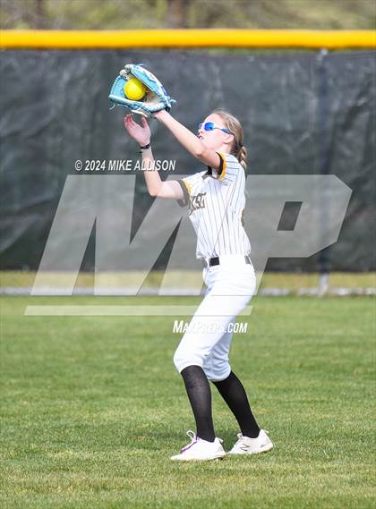 Thumbnail 3 in Chattanooga Central @ Hixson photogallery.
