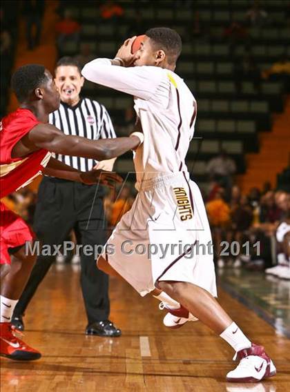 Thumbnail 2 in Mt. Vernon vs. Half Hollow Hills West (NYSPHSAA Class AA Semifinal) photogallery.