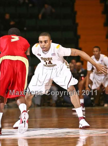 Thumbnail 2 in Mt. Vernon vs. Half Hollow Hills West (NYSPHSAA Class AA Semifinal) photogallery.