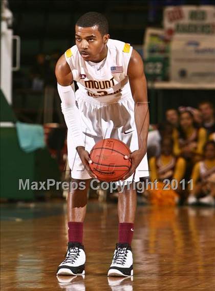 Thumbnail 3 in Mt. Vernon vs. Half Hollow Hills West (NYSPHSAA Class AA Semifinal) photogallery.