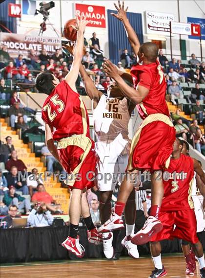 Thumbnail 3 in Mt. Vernon vs. Half Hollow Hills West (NYSPHSAA Class AA Semifinal) photogallery.