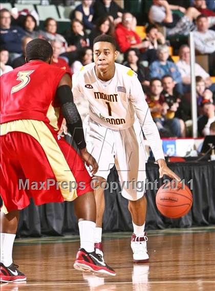 Thumbnail 3 in Mt. Vernon vs. Half Hollow Hills West (NYSPHSAA Class AA Semifinal) photogallery.