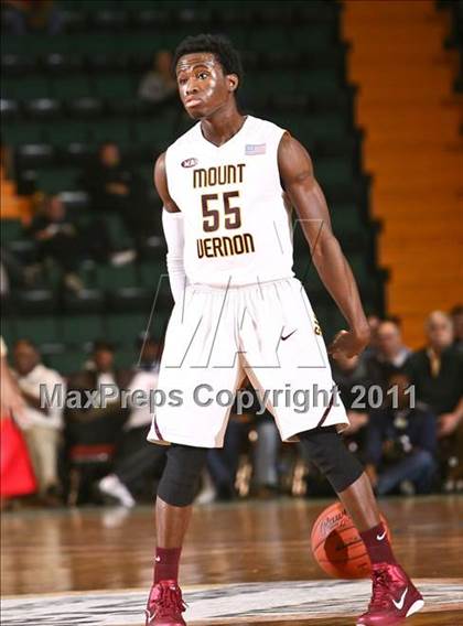 Thumbnail 2 in Mt. Vernon vs. Half Hollow Hills West (NYSPHSAA Class AA Semifinal) photogallery.