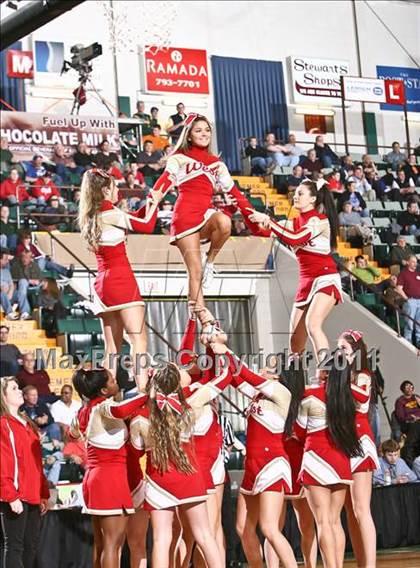 Thumbnail 1 in Mt. Vernon vs. Half Hollow Hills West (NYSPHSAA Class AA Semifinal) photogallery.