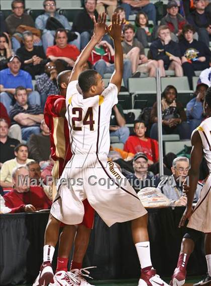 Thumbnail 1 in Mt. Vernon vs. Half Hollow Hills West (NYSPHSAA Class AA Semifinal) photogallery.