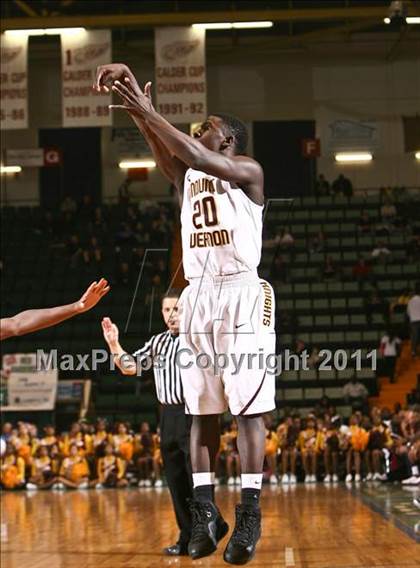 Thumbnail 1 in Mt. Vernon vs. Half Hollow Hills West (NYSPHSAA Class AA Semifinal) photogallery.