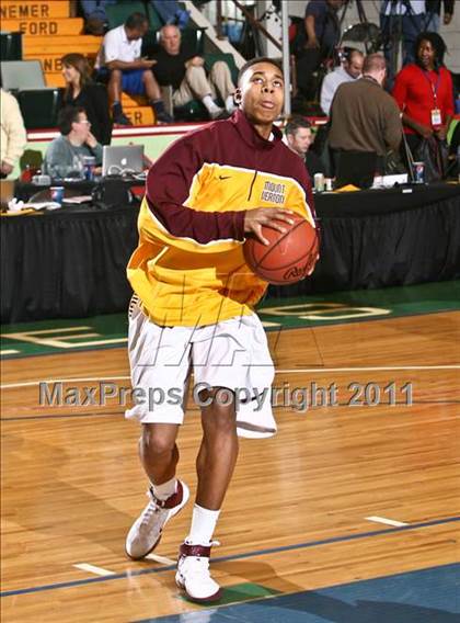 Thumbnail 2 in Mt. Vernon vs. Half Hollow Hills West (NYSPHSAA Class AA Semifinal) photogallery.