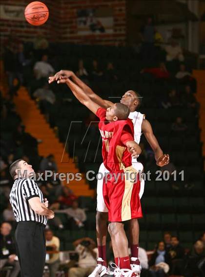Thumbnail 1 in Mt. Vernon vs. Half Hollow Hills West (NYSPHSAA Class AA Semifinal) photogallery.