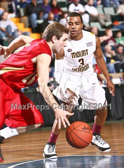 Thumbnail 3 in Mt. Vernon vs. Half Hollow Hills West (NYSPHSAA Class AA Semifinal) photogallery.