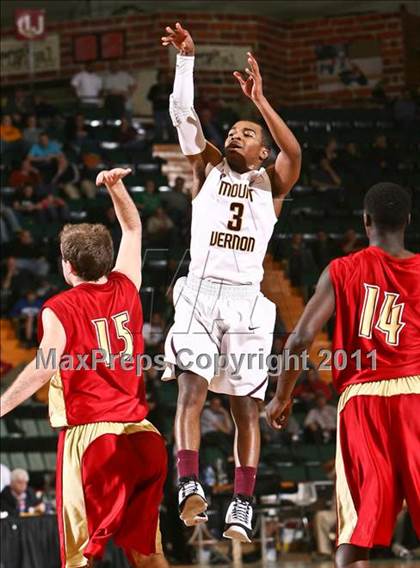 Thumbnail 2 in Mt. Vernon vs. Half Hollow Hills West (NYSPHSAA Class AA Semifinal) photogallery.