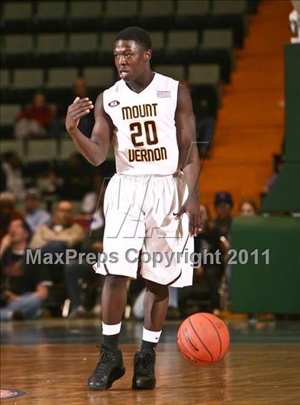 Thumbnail 2 in Mt. Vernon vs. Half Hollow Hills West (NYSPHSAA Class AA Semifinal) photogallery.