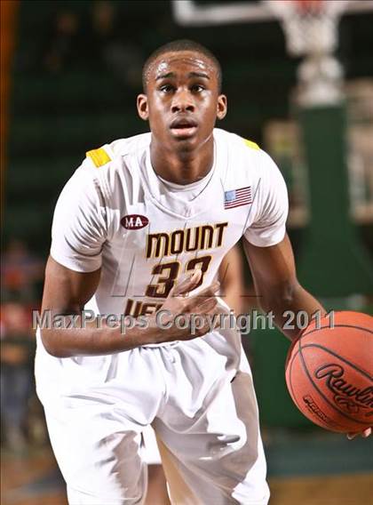 Thumbnail 2 in Mt. Vernon vs. Half Hollow Hills West (NYSPHSAA Class AA Semifinal) photogallery.