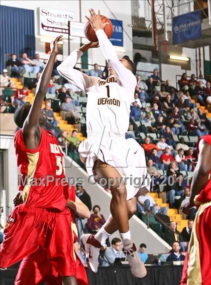 Thumbnail 1 in Mt. Vernon vs. Half Hollow Hills West (NYSPHSAA Class AA Semifinal) photogallery.