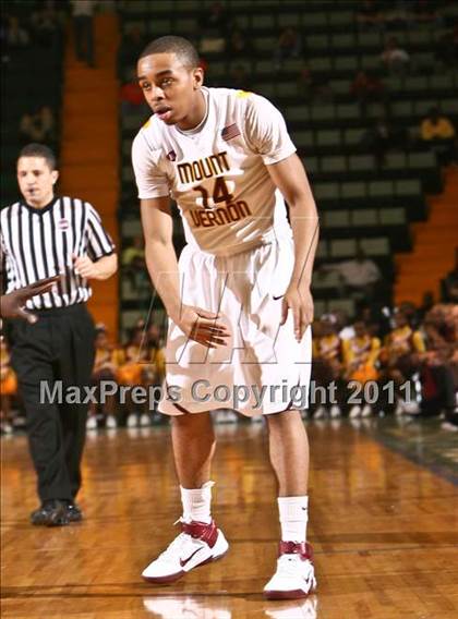 Thumbnail 3 in Mt. Vernon vs. Half Hollow Hills West (NYSPHSAA Class AA Semifinal) photogallery.