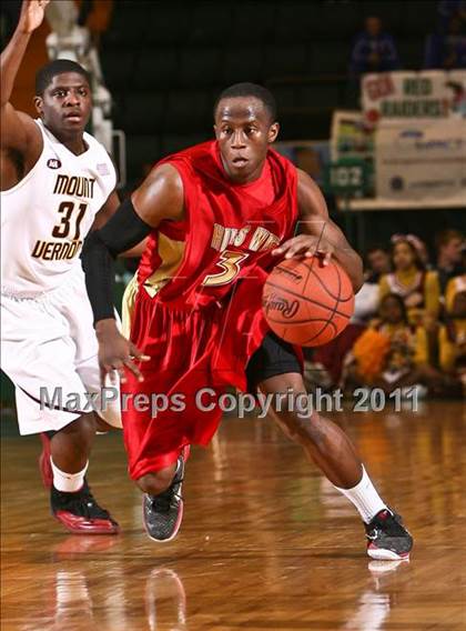Thumbnail 1 in Mt. Vernon vs. Half Hollow Hills West (NYSPHSAA Class AA Semifinal) photogallery.