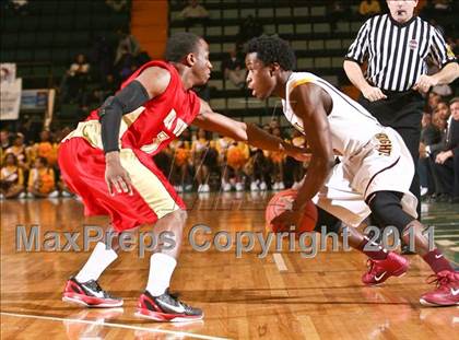 Thumbnail 3 in Mt. Vernon vs. Half Hollow Hills West (NYSPHSAA Class AA Semifinal) photogallery.