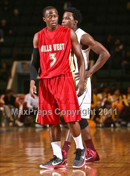 Thumbnail 2 in Mt. Vernon vs. Half Hollow Hills West (NYSPHSAA Class AA Semifinal) photogallery.