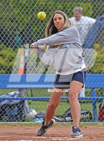 Thumbnail 1 in Mercy vs. Haddam-Killingworth (CIAC Class M Quarterfinal) photogallery.