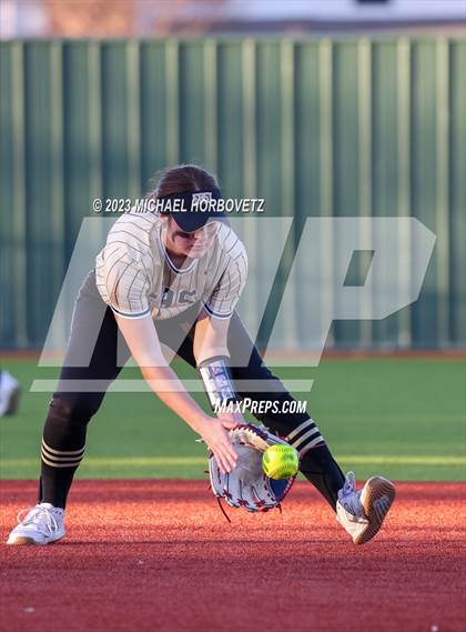 Thumbnail 1 in Abilene vs. Plano East photogallery.