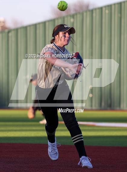 Thumbnail 2 in Abilene vs. Plano East photogallery.