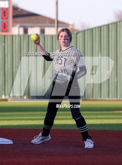 Thumbnail 2 in Abilene vs. Plano East photogallery.