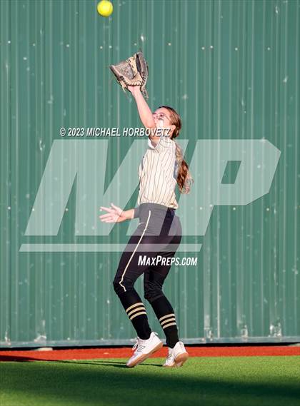 Thumbnail 3 in Abilene vs. Plano East photogallery.