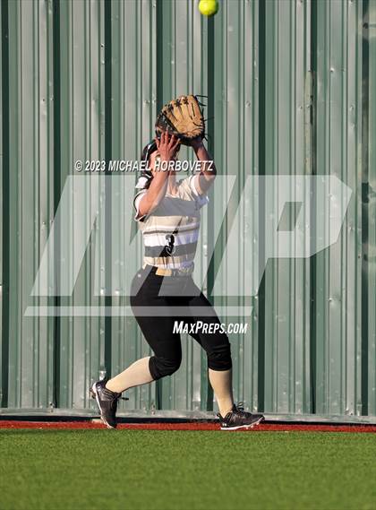 Thumbnail 2 in Abilene vs. Plano East photogallery.