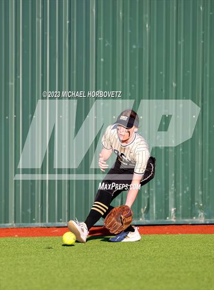 Thumbnail 1 in Abilene vs. Plano East photogallery.