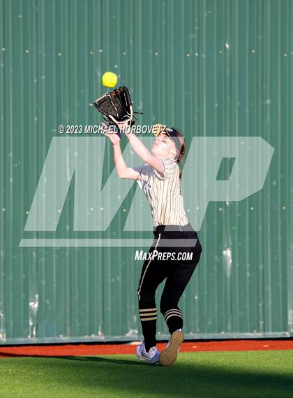Thumbnail 3 in Abilene vs. Plano East photogallery.