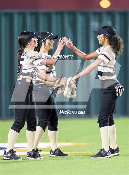 Thumbnail 1 in Abilene vs. Plano East photogallery.
