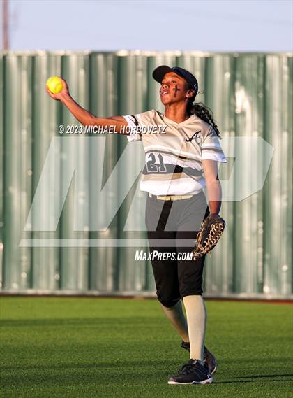 Thumbnail 2 in Abilene vs. Plano East photogallery.