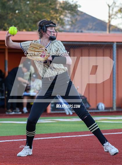Thumbnail 1 in Abilene vs. Plano East photogallery.