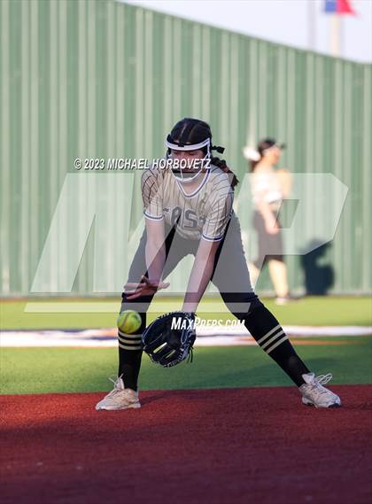 Thumbnail 1 in Abilene vs. Plano East photogallery.