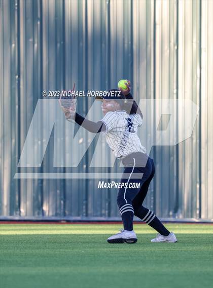 Thumbnail 1 in Abilene vs. Plano East photogallery.