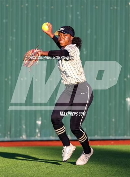 Thumbnail 3 in Abilene vs. Plano East photogallery.