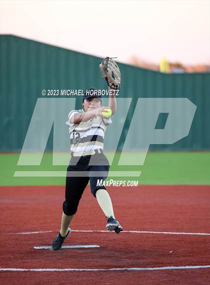 Thumbnail 2 in Abilene vs. Plano East photogallery.