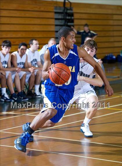 Thumbnail 2 in Agoura vs. Northwood (Santa Barbara Holiday Classic Tournament) photogallery.