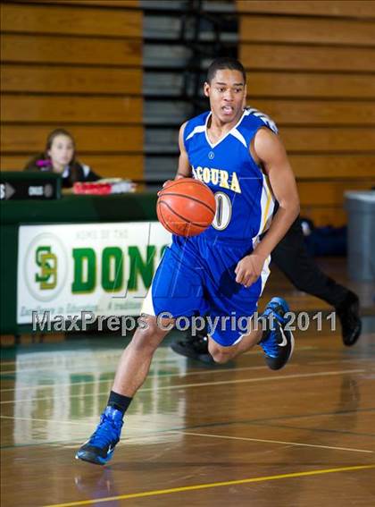 Thumbnail 3 in Agoura vs. Northwood (Santa Barbara Holiday Classic Tournament) photogallery.