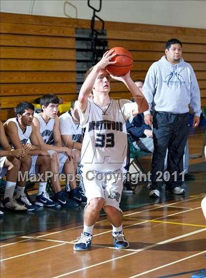 Thumbnail 2 in Agoura vs. Northwood (Santa Barbara Holiday Classic Tournament) photogallery.