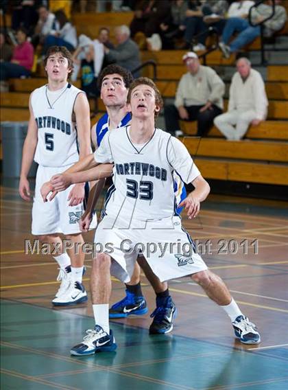 Thumbnail 3 in Agoura vs. Northwood (Santa Barbara Holiday Classic Tournament) photogallery.