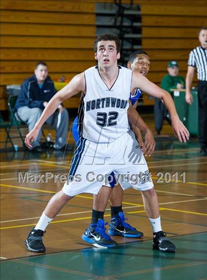Thumbnail 3 in Agoura vs. Northwood (Santa Barbara Holiday Classic Tournament) photogallery.