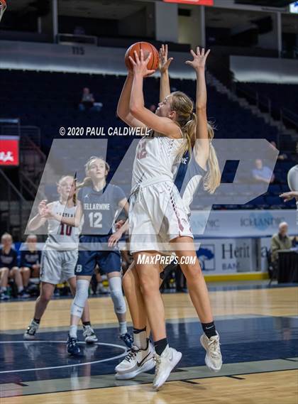 Thumbnail 1 in Eastlake vs. Bellarmine Prep (King Showcase) photogallery.