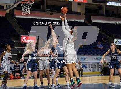 Thumbnail 1 in Eastlake vs. Bellarmine Prep (King Showcase) photogallery.
