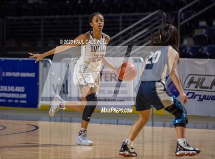 Thumbnail 3 in Eastlake vs. Bellarmine Prep (King Showcase) photogallery.