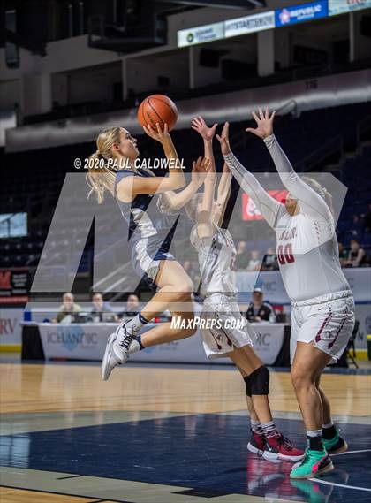 Thumbnail 3 in Eastlake vs. Bellarmine Prep (King Showcase) photogallery.