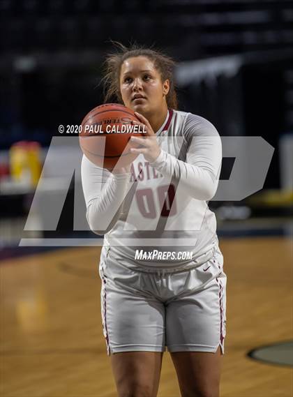 Thumbnail 3 in Eastlake vs. Bellarmine Prep (King Showcase) photogallery.